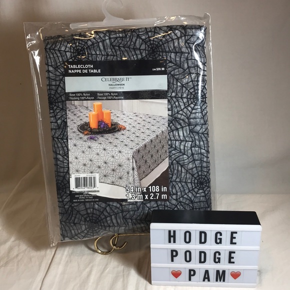 Halloween Party Iridescent Spider Web Tablecloth - Picture 6 of 7